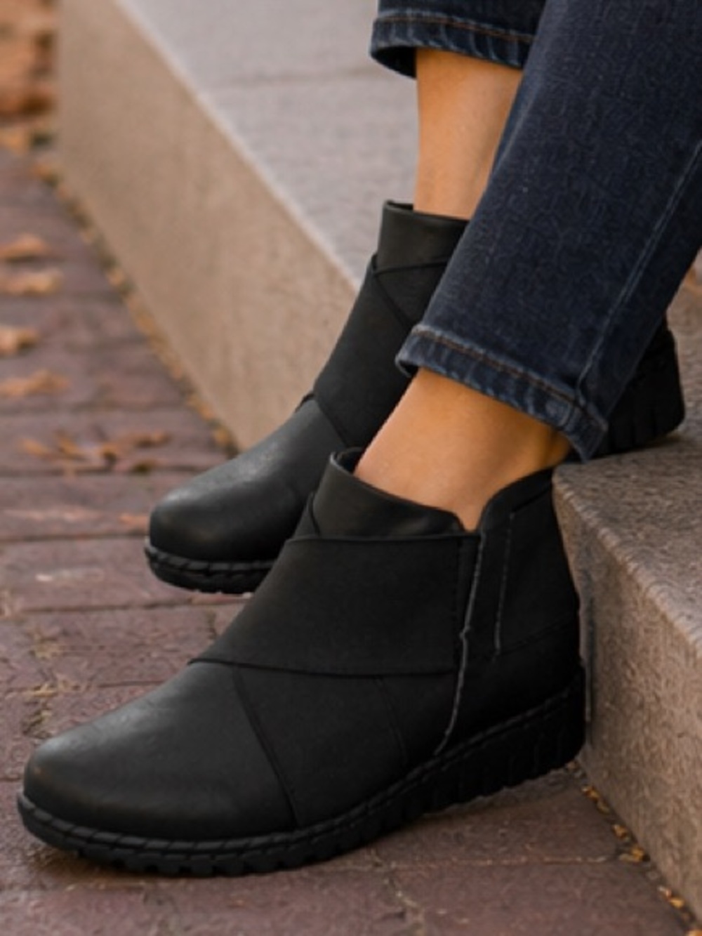 Bernie Mev New York Black Side Zip Bootie EU 38 US 7.5-8 NWT Comfort Ankle Boot